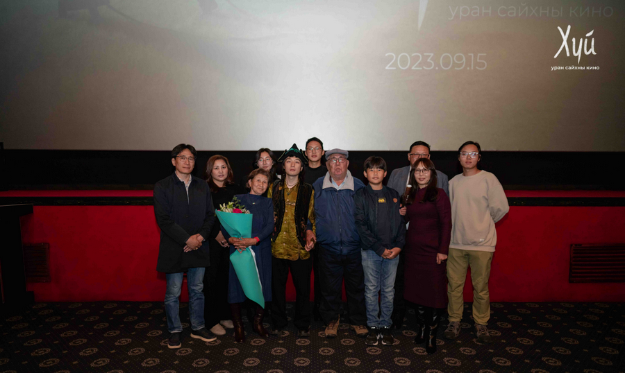“逆位”母子情，电影《脐带》在蒙古国上映