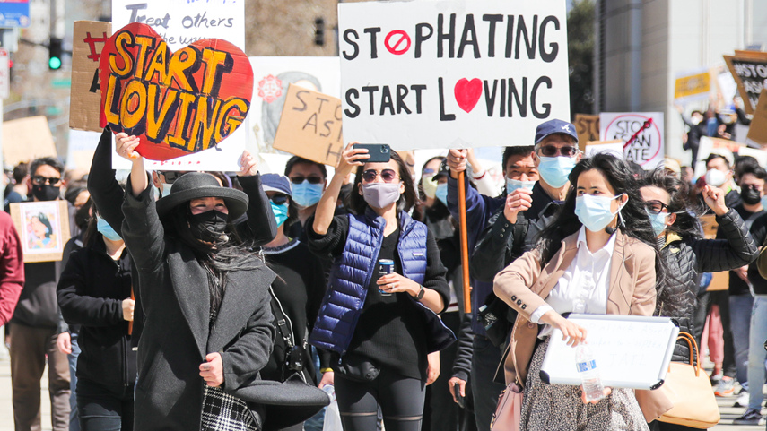 美国旧金山湾区民众集会抗议针对亚裔的歧视行为和仇恨犯罪