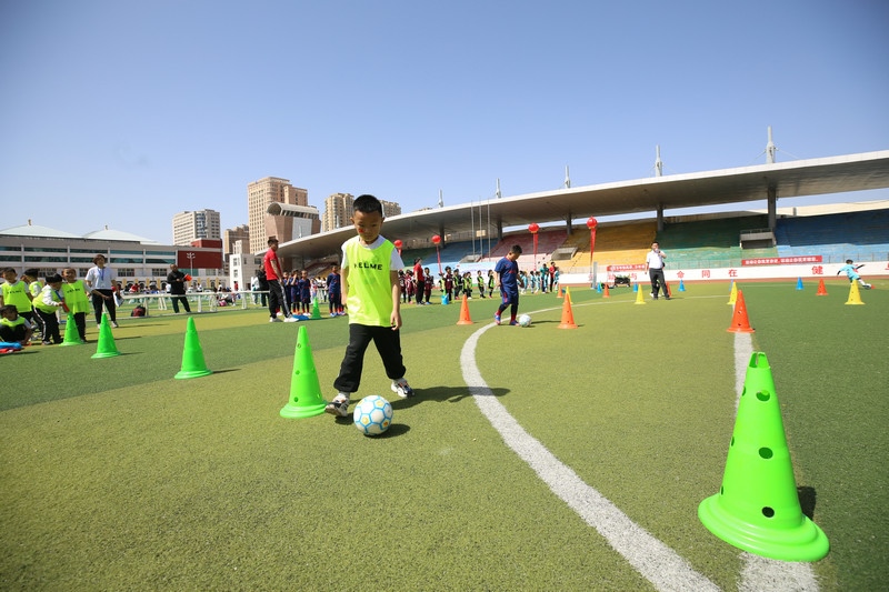 3.5月20日，全区幼儿足球游戏嘉年华活动现场.jpg