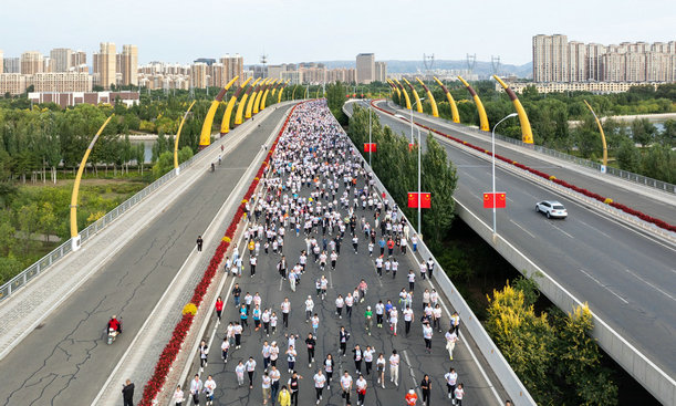 1758429448316283.jpg 马拉松1.jpg