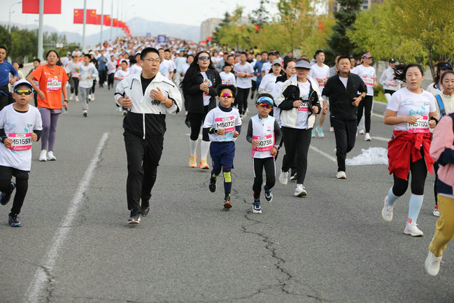 1758429883298812.jpg 马拉松4.jpg