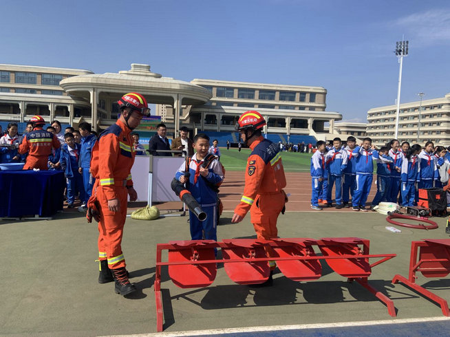 1774860510221871.jpg 学生2.jpg