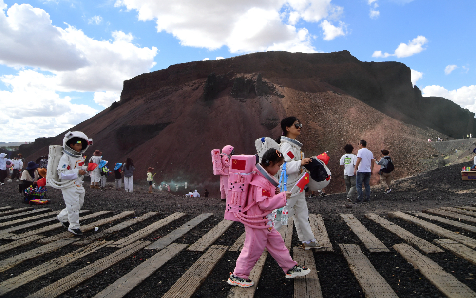乌兰察布火山新华社孙慧军 摄.jpg