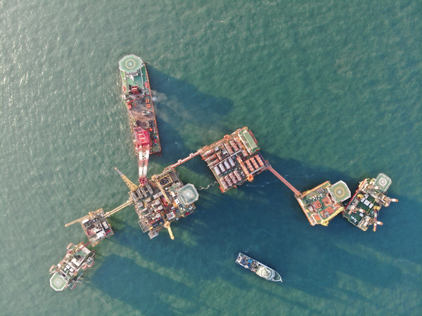 垦利6-1油田海上施工作业现场。受访者供图