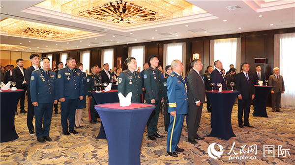 中国驻蒙古国使馆庆祝建军96周年招待会现场。人民网记者 霍文摄