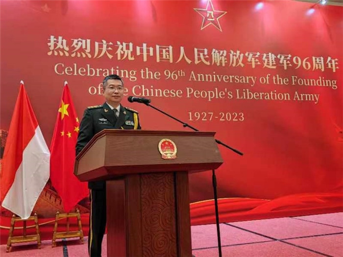 图为徐胜武官致辞。中国驻印度尼西亚使馆供图