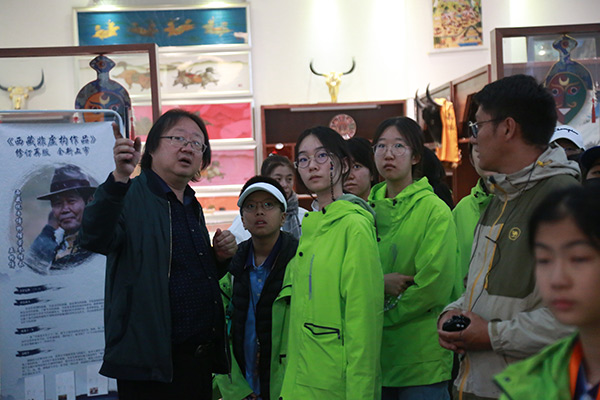 2023年“我们共同追逐梦想”——京藏青少年拉萨采风交流活动。