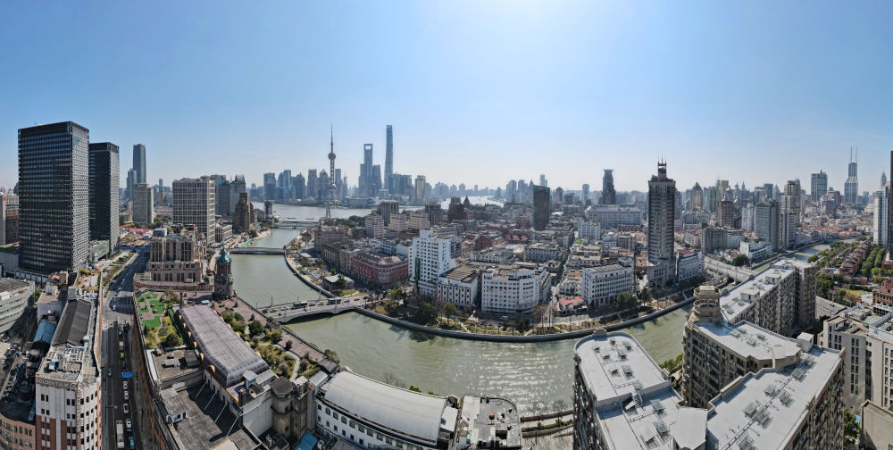 空中俯瞰苏州河与黄浦江交汇处（2023年3月3日摄）。新华社记者 方喆 摄