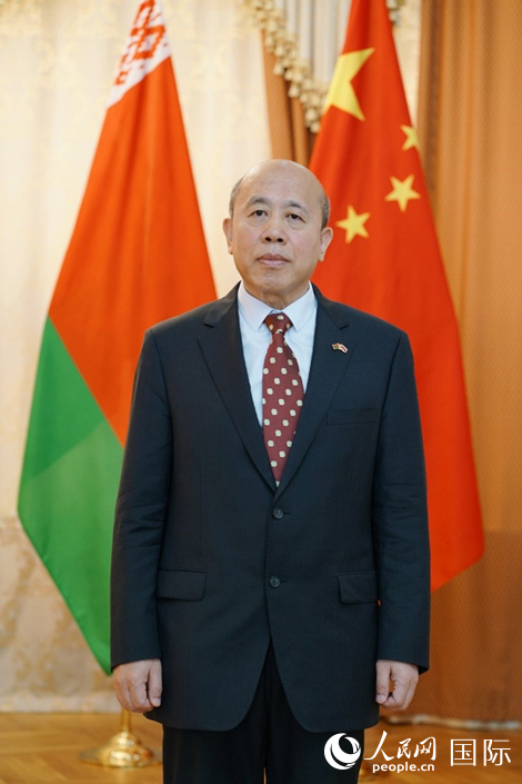 中国驻白俄罗斯大使谢小用接受人民网记者专访。人民网 皇甫万里摄