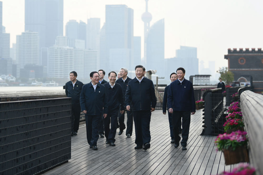 2019年11月2日，习近平在上海市杨浦区滨江公共空间杨树浦水厂滨江段考察。