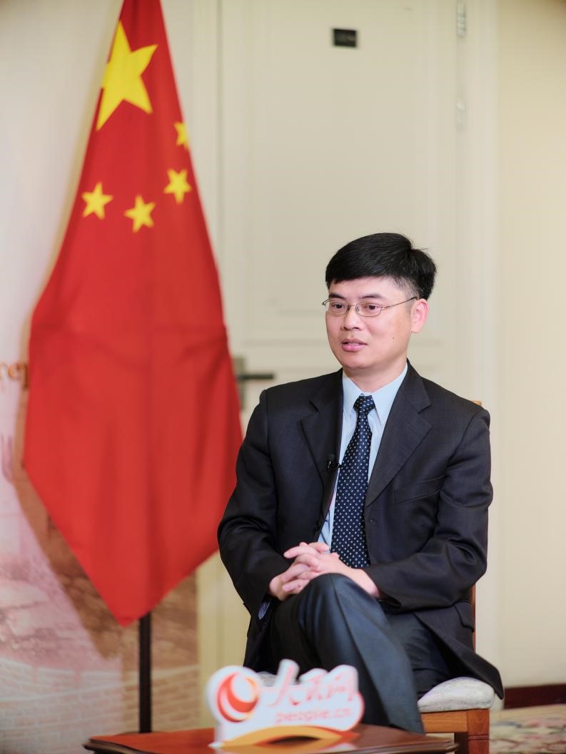 中国驻圣彼得堡副总领事张晓庆接受人民网专访。人民网记者 马天翼摄