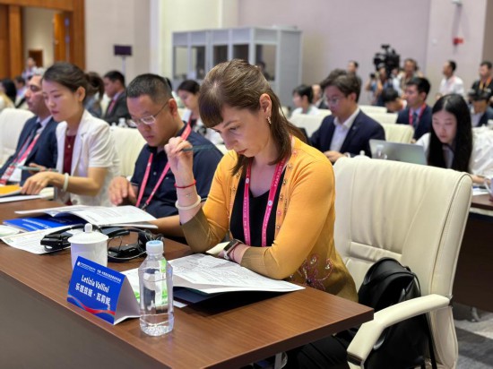 9月7日，与会嘉宾参加中国—中亚和东盟发展合作论坛。新华社记者 张文静 摄