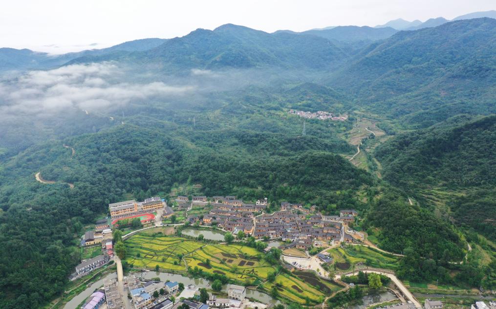 这是9月27日拍摄的田铺大塆（无人机照片）。新华社记者张浩然摄