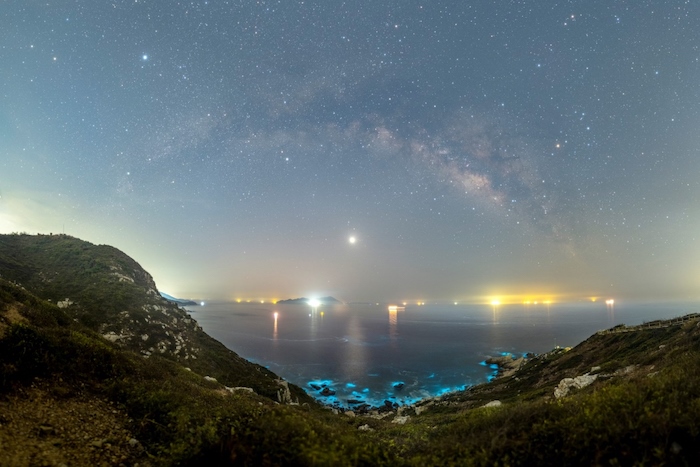 西涌国际暗夜社区夜间美景。深圳市天文台供图