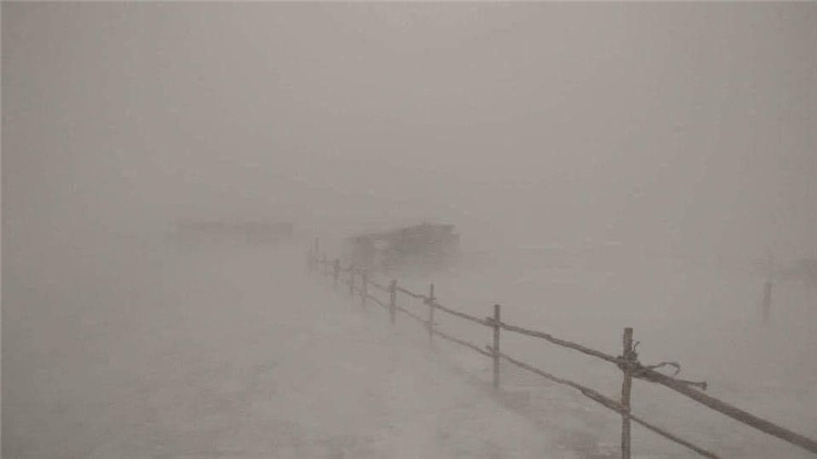 2023年11月4日，蒙古国部分省份发生暴风雪天气。蒙古国紧急情况总局官网图片