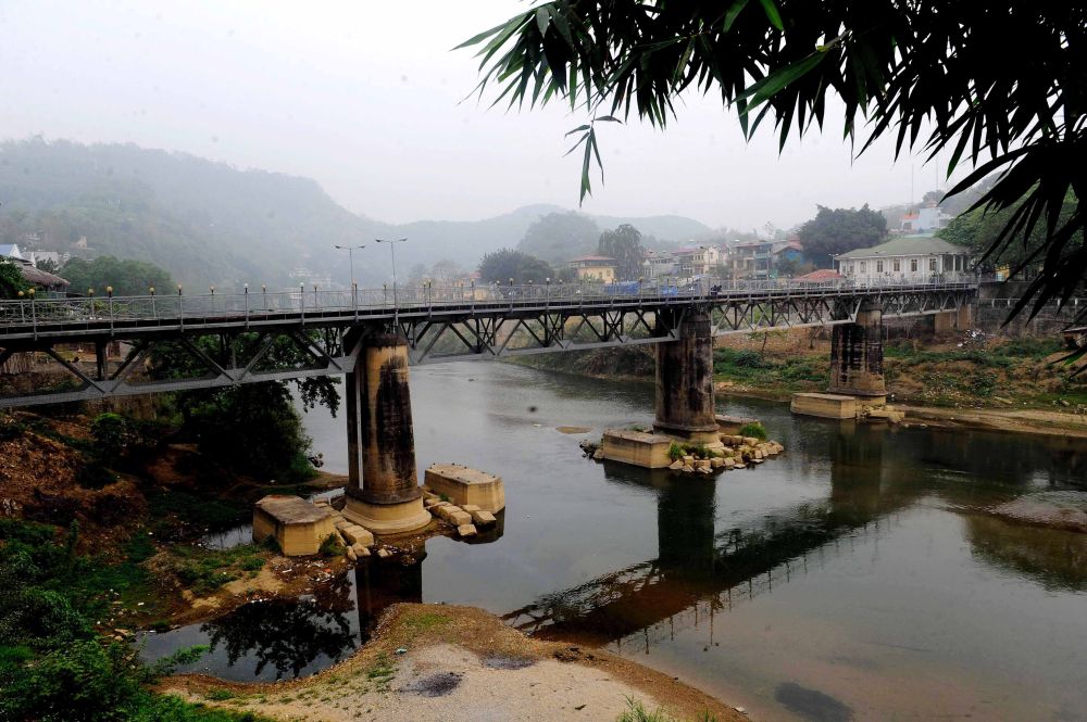 这是滇越铁路连接中越两国的中越铁路大桥，桥的对岸是越南老街省（2010年3月20日摄）。