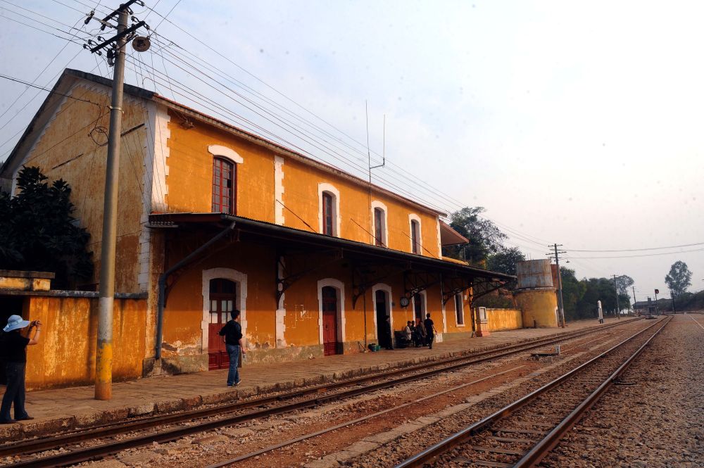 这是滇越铁路上当时仍在使用的法式建筑风格的碧色寨火车站（2010年3月19日摄）。