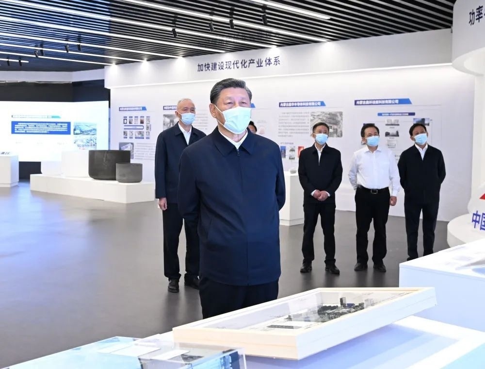 △2023年6月7日，习近平总书记在内蒙古呼和浩特中环产业园考察。