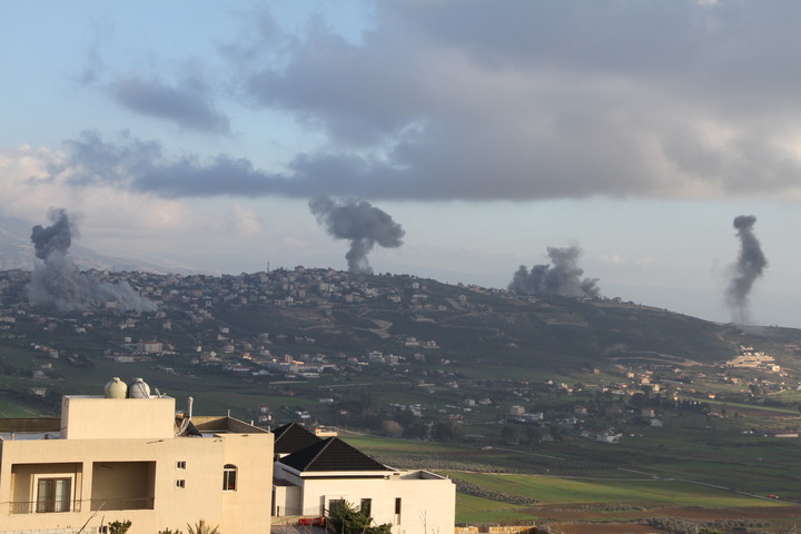 这是2月7日在黎巴嫩希亚姆拍摄的以军空袭后的景象。新华社发（塔希尔·阿布·哈姆丹摄）