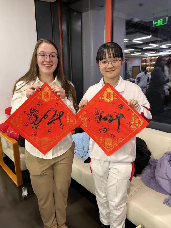 1月下旬，马斯卡廷中学访华代表团学生在北京同中国青少年交流。（受访者供图）