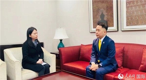 泰国驻华大使馆公使衔参赞陈金盛（Sittikorn Chantadansuwan）接受人民网采访 （武妍虹 摄）