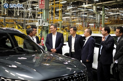 中国商务部部长在西班牙调研