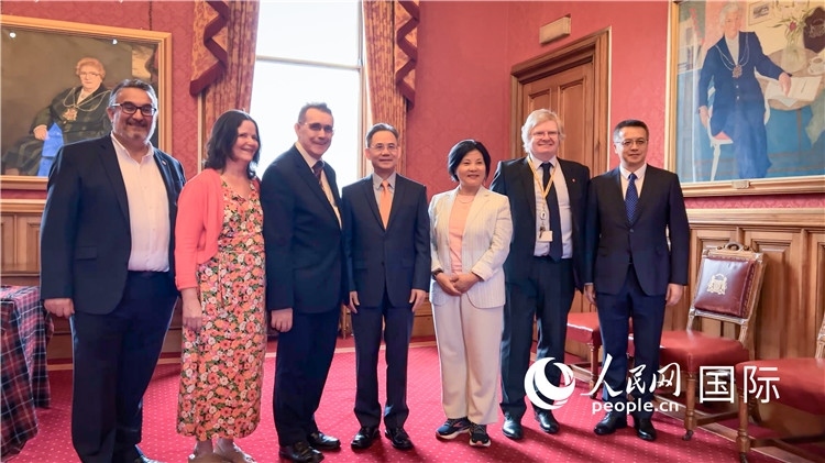 图为阿伯丁市政厅会见现场。人民网 郭锦标摄