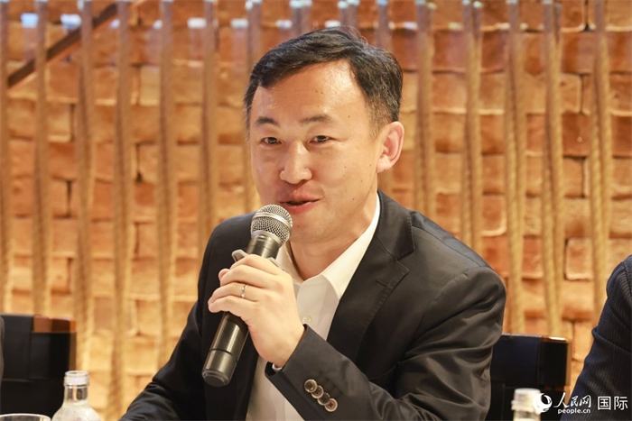 中国驻里约热内卢代总领事王海涛在座谈会上致辞。人民网记者 陈海琪摄