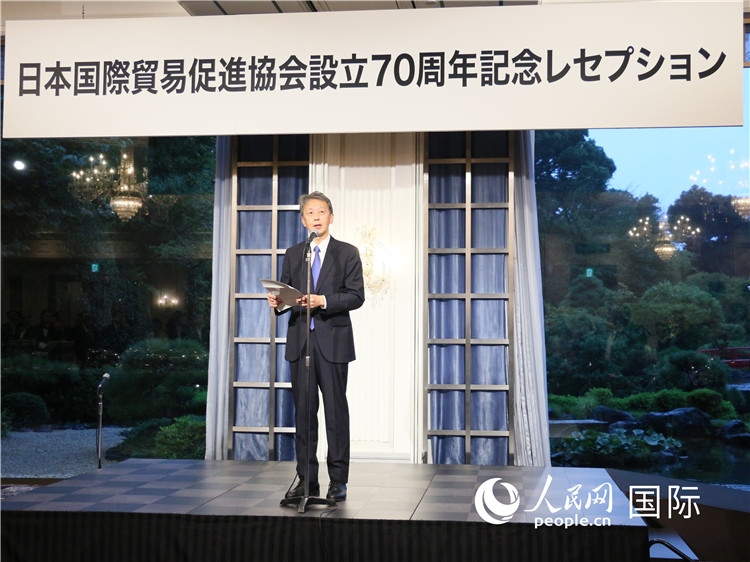 日本外务事务次官冈野正敬致辞。人民网 许可摄