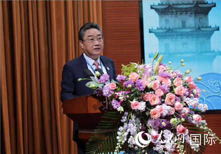 国—东盟中心秘书长史忠俊在“走进中华文明——海丝印记 世遗泉州”主题人文交流活动中致辞。人民网 王婧摄