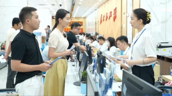 直播现场。海南省营商厅供图