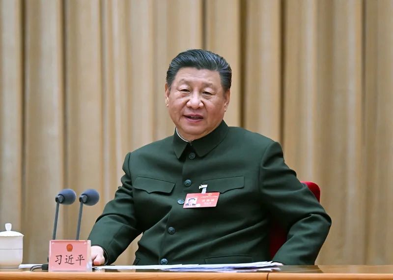 2024年3月7日下午，习近平出席十四届全国人大二次会议解放军和武警部队代表团全体会议并发表重要讲话。新华社记者 李刚 摄
