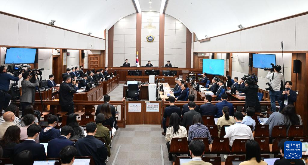 这是4月21日拍摄的韩国首尔中央地方法院庭审现场。新华社/纽西斯通讯社