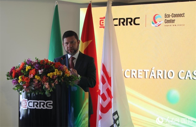 里约州民政厅厅长尼古拉·莫雷拉·米乔内出席活动并致辞。人民网记者 宋亦然摄