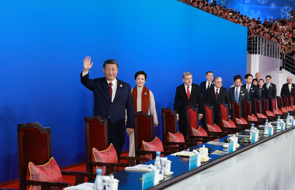 2月7日晚，第九届亚洲冬季运动会在黑龙江省哈尔滨市隆重开幕。习近平等党和国家领导人出席开幕式。新华社记者 王晔 摄