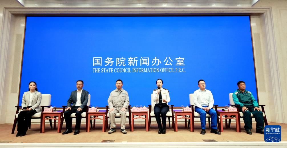 5月29日，国务院新闻办公室在北京举行“新征程上的奋斗者”中外记者见面会，交通运输领域代表围绕“加快建设交通强国 勇当开路先锋”与中外记者见面交流。新华社记者 潘旭 摄